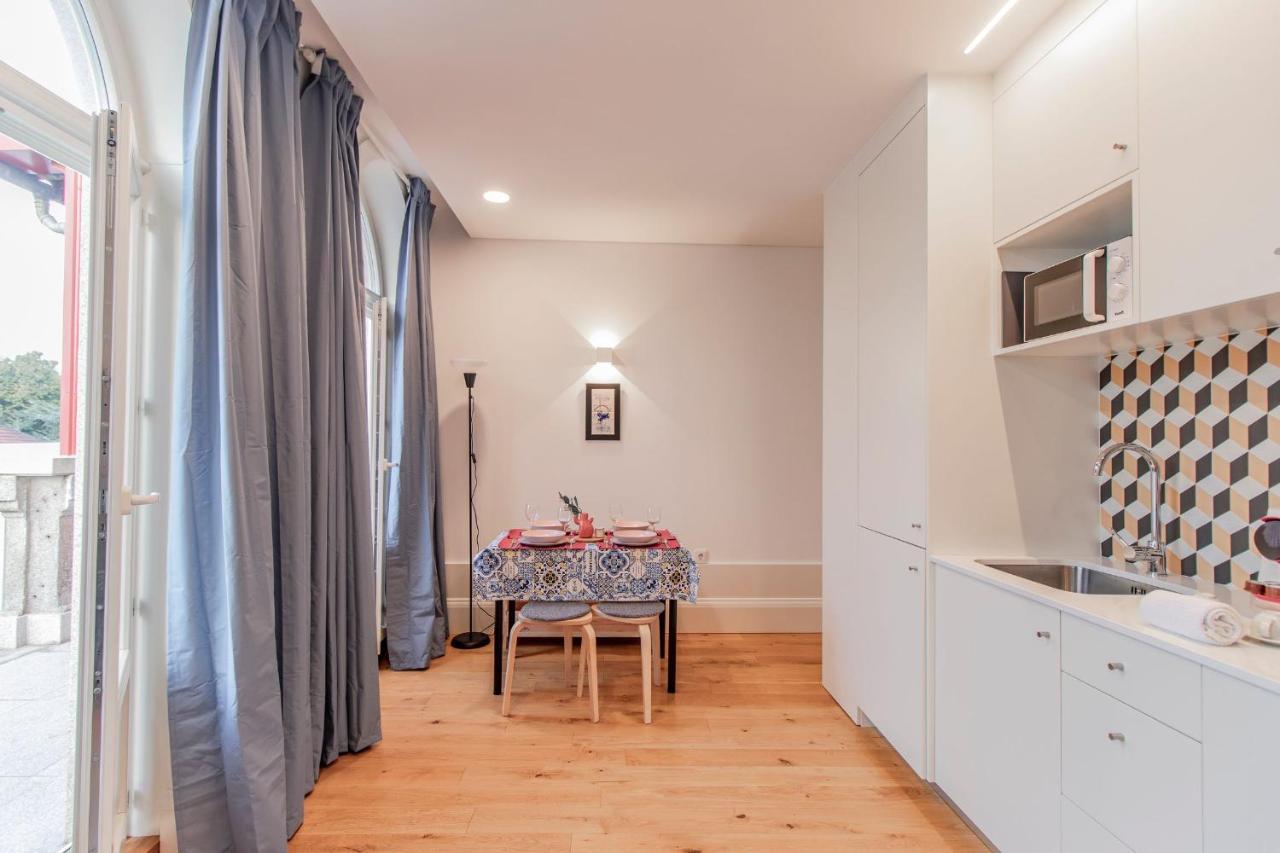 Sweet Studio Apartment W/ Big Balcony By Lovelystay Porto Exterior foto