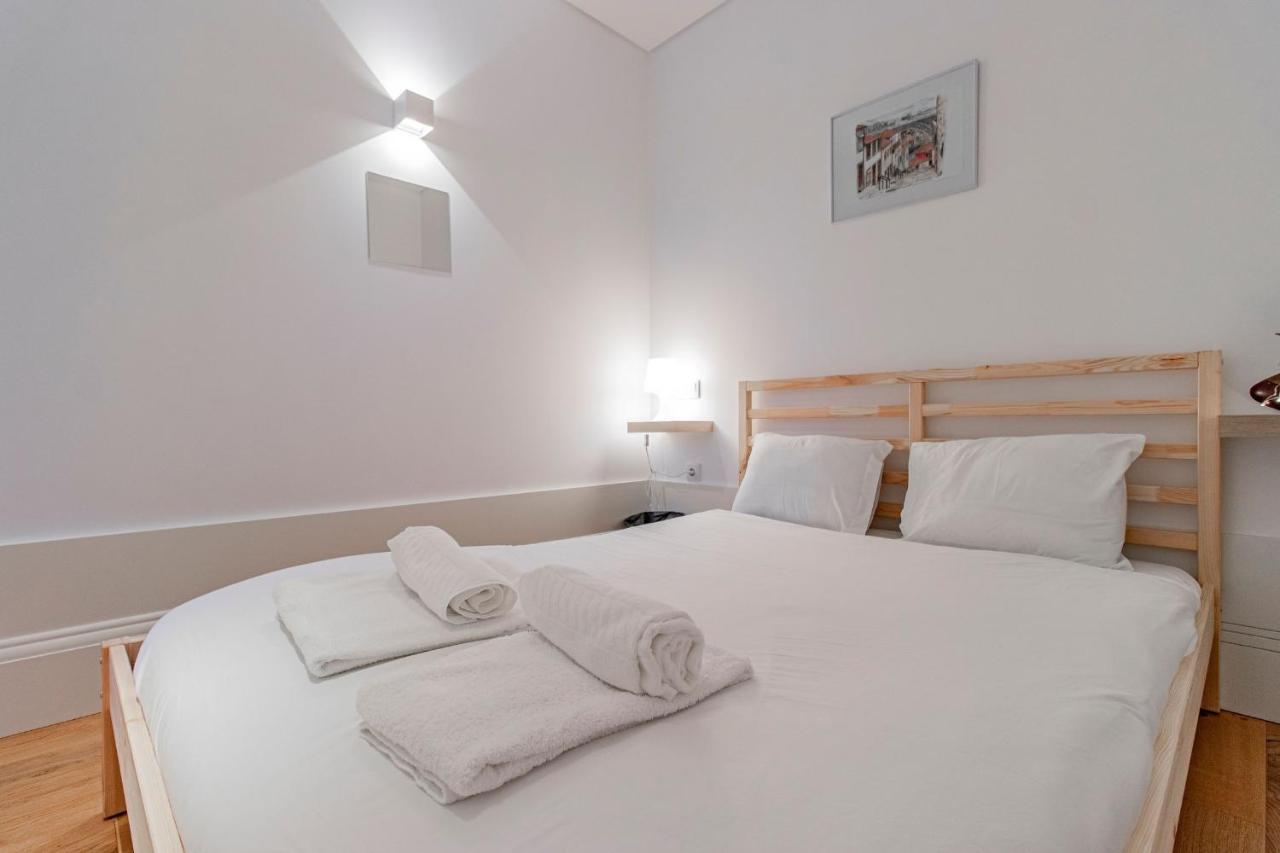 Sweet Studio Apartment W/ Big Balcony By Lovelystay Porto Exterior foto